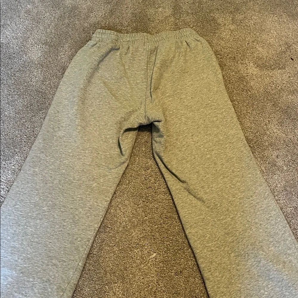 GAP Heather Gray Women's Joggers - Picture 3 of 5